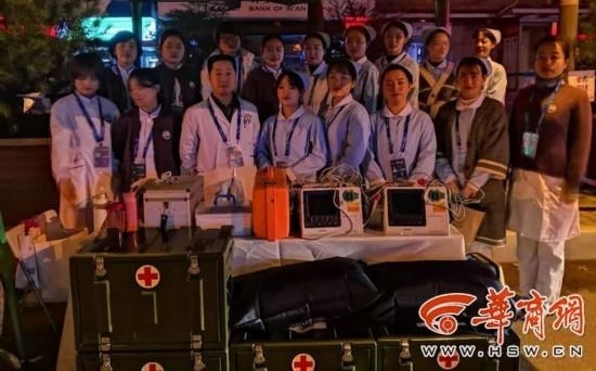 终于找到了!今年西马赛场上“最美的背影”就是她