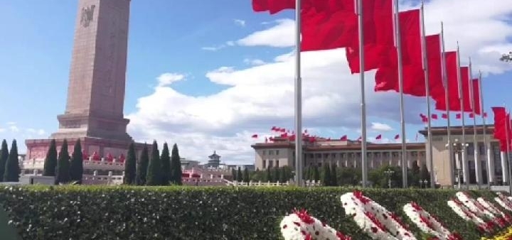 �������еġ�Ӣ�ۼ����