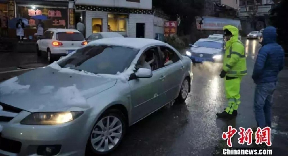 大雪致千余台车辆受困,警方紧急提醒:不要再去这个地方了!