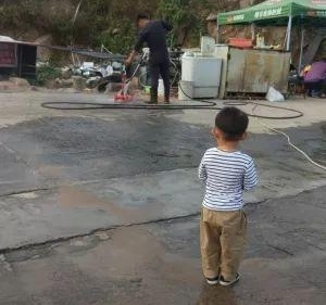 ������к���ϴ������ ů��һĻ���οͰ���������