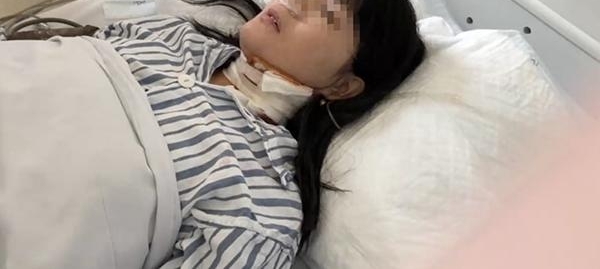 Ů�������ڳֵ����� һ�龹�������������˻ؼ�