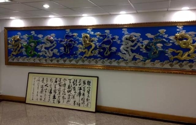 佩服!从垃圾站“剪”到宝,5万个易拉罐经他手个个成了艺术品