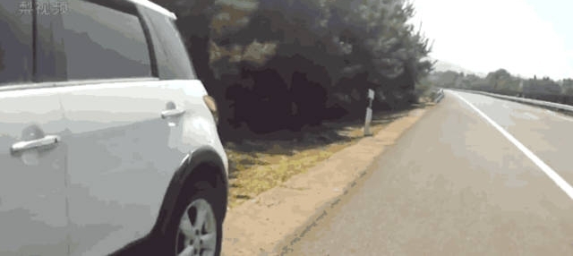 �����һ��5���˸�����Ұ�ͣ�����˵С�����ˣ��������ڳԷ�