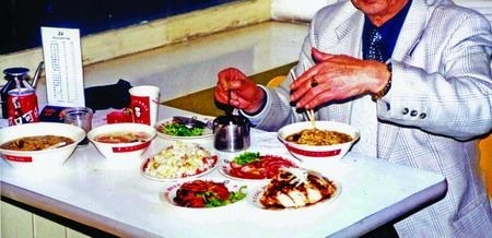 一代网红!用真人头像做logo的餐饮品牌,你能想起几个?