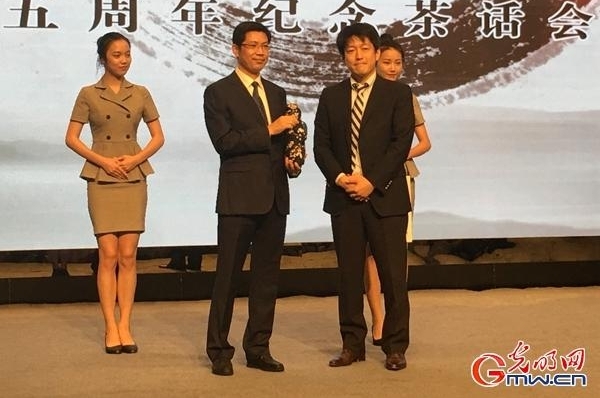 ����ʦ�Ի���������ɹ�չ���軰�������˾���
