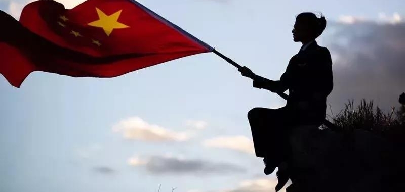 2018带着国旗去旅行!C位,都给五星红旗
