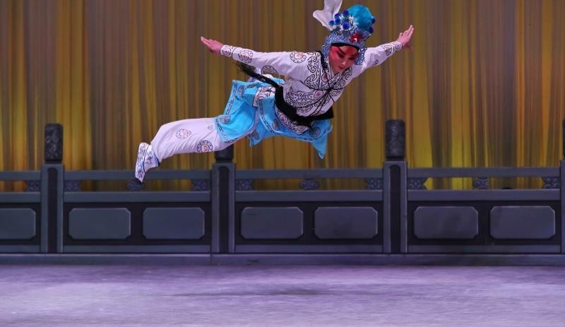��ʦ�վ���ѧ�����棬���й���ʦ��̨ͬչ�ݻ�Ҫ��̬��