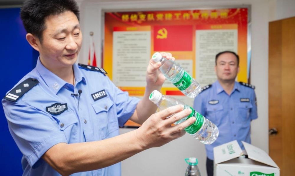 佛山警方打掉一制售假冒品牌饮品犯罪团伙,造假案值近千万