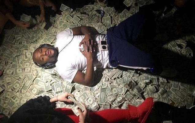 16Ԫʷ߽ĲƱûУͽˡ