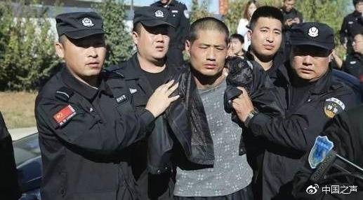 辽宁被抓逃犯:越狱后昼伏夜出,夜里用塑料布裹身御寒