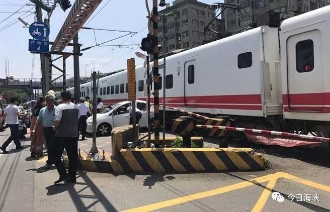 【海峡现场】记者直击台湾列车事故:重伤陆配手术中 另一陆配轻伤已回家