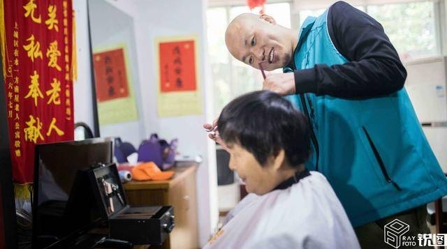 ������������죺Ϊ������������ʮ���� ȫ����Ͷ�빫����ҵ