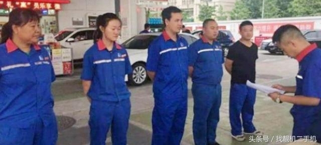 加油站员工的薪资那么低,为什么人们还抢着做?