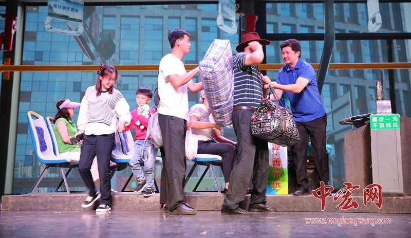 平凡演绎美好 真情传递感动? ——大型公益话剧《好人共生》在青岛公演