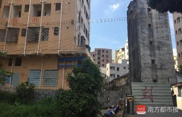 深圳男子出国15年归来发现自家地上盖起16层楼 产权是别人的