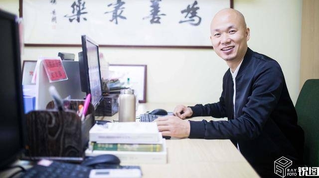 ������������죺Ϊ������������ʮ���� ȫ����Ͷ�빫����ҵ