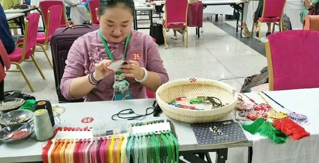 ��ɷɣ��������ߣ�����Ǭ��