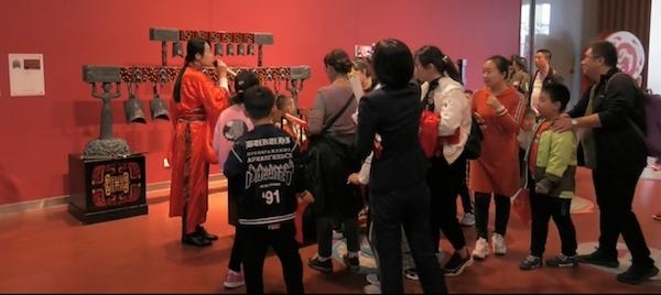 ���쳤�������γ����� Ԣ�����ֻ��ֶ�
