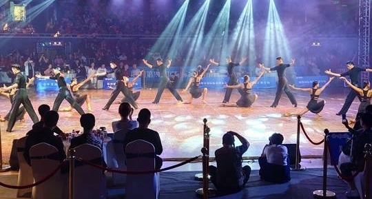 第四届中国郑州国际标准舞全国公开赛开幕 世界巨星激情献艺