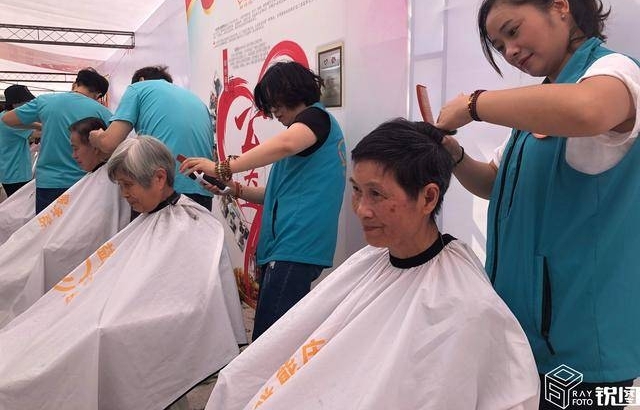 ������������죺Ϊ������������ʮ���� ȫ����Ͷ�빫����ҵ