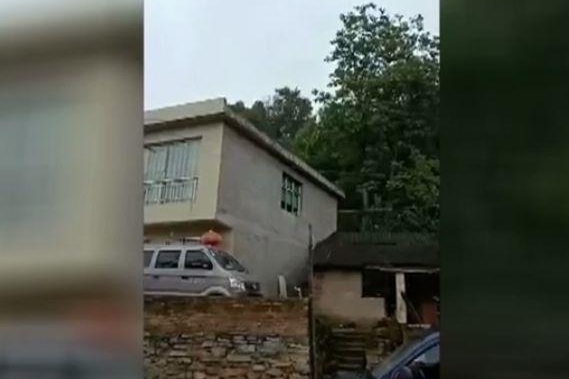 һ����ժҰ�������ϰ�ֻ����Ϯ�� 2������1��סԺ