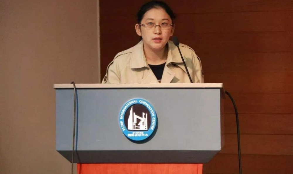 �ɽ蹤�ߣ���ʵ���С����ǡ�ѧ����̬׷������������׫д�����ް�