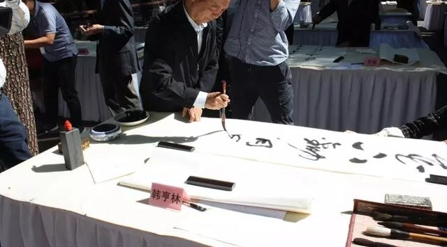 �ܶ���ʱ�������ż���ְ����ף�ĸ￪����ʮ�����黭��Ʒչ����