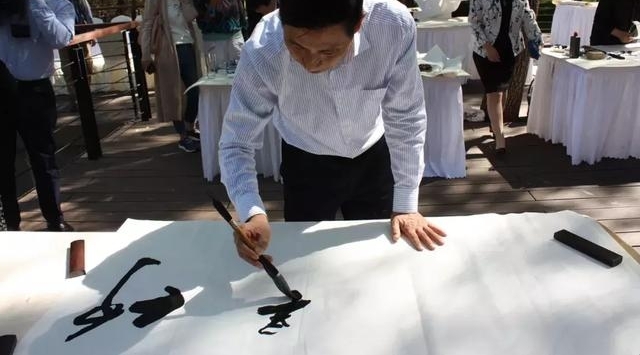 �ܶ���ʱ�������ż���ְ����ף�ĸ￪����ʮ�����黭��Ʒչ����