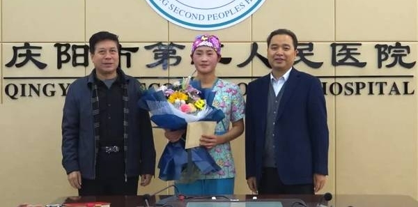 庆阳救了警察的那个护士,你那么棒,那么美!