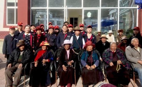 国网甘孜供电公司“双11”慰问孤寡老人