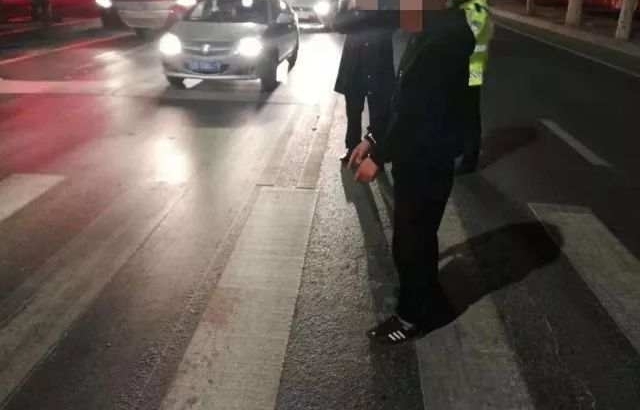 32˶ʿףŮ163ϣ1׶У־