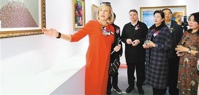 �ٽ��ж������Ļ����� ����˹�ͻ���Ʒ�߽�������