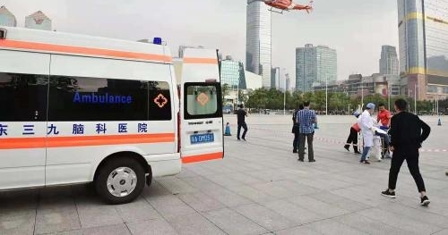 广东|跨城两地联动为重症老人搭建空中绿色生命通道!