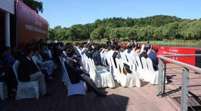 �ܶ���ʱ�������ż���ְ����ף�ĸ￪����ʮ�����黭��Ʒչ����