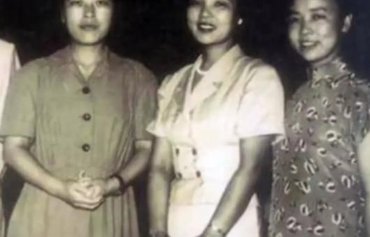 朝鲜为什么要给中国代表团演出《白毛女》?