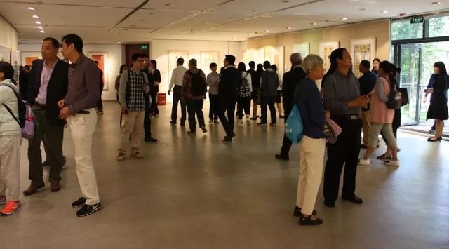 �ܶ���ʱ�������ż���ְ����ף�ĸ￪����ʮ�����黭��Ʒչ����