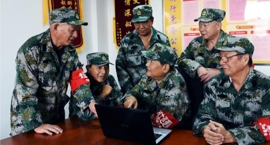 ��������̴����Բʷ� ����������һȺ�ػ������������ϱ�