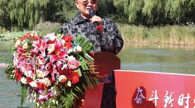 �ܶ���ʱ�������ż���ְ����ף�ĸ￪����ʮ�����黭��Ʒչ����