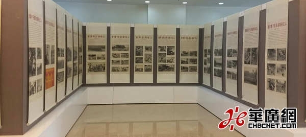 ���廪ѧ�� �������� ����������ͼƬչ�����廪��ѧ�ٰ�