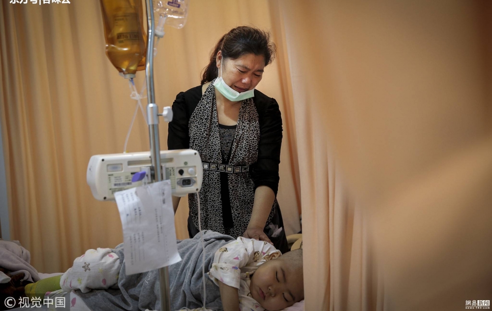 独生子在汶川地震中去世 如今养女再患重病