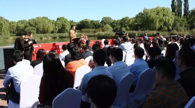 �ܶ���ʱ�������ż���ְ����ף�ĸ￪����ʮ�����黭��Ʒչ����