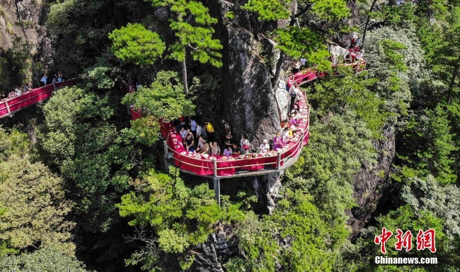 �㽭��Ȫɽ���²������� ���˵Ǿ���ջ��������ʳ