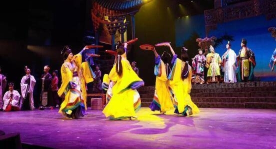 ����ſ������˸������ף�����ԭ�����־硶��Ů׿�ľ���������