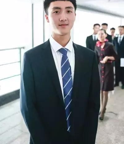 上海航空:探访招乘现场 第一批00后来袭