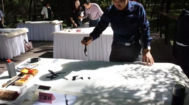 �ܶ���ʱ�������ż���ְ����ף�ĸ￪����ʮ�����黭��Ʒչ����