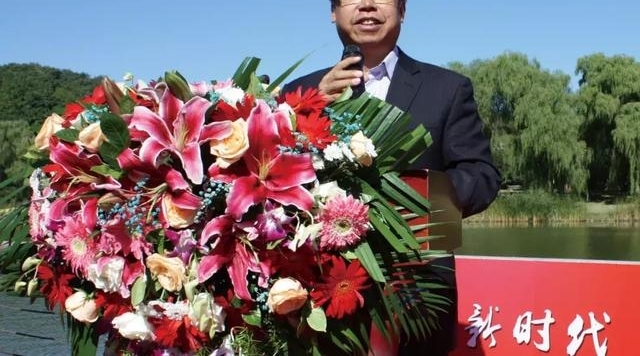 �ܶ���ʱ�������ż���ְ����ף�ĸ￪����ʮ�����黭��Ʒչ����