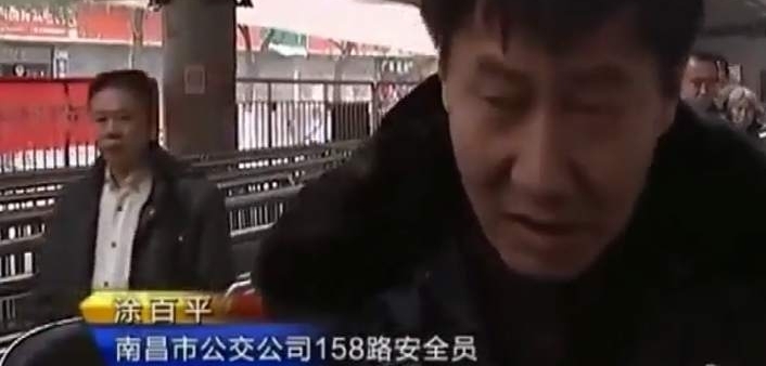 �����ϲ����뿪������ С��Ů����İ���˴��� �������ֶ���ѰŮͯ