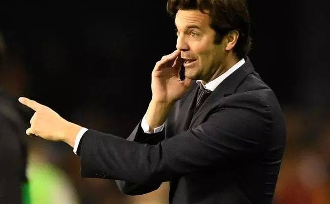 新闻早餐:广电限薪令落地,有明星不降薪要求换方式补偿损失