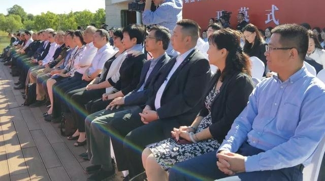 �ܶ���ʱ�������ż���ְ����ף�ĸ￪����ʮ�����黭��Ʒչ����