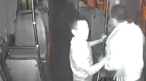 ���Ӿƺ��Ժ���Ц�� ���ṫ��˾��������